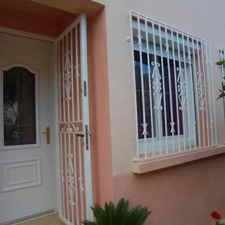 Climatisees Confort,gare ,wifi, Parking, Avec Pt Dejeuner Compris *
