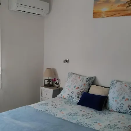 Climatisees Confort,gare ,wifi, Parking, Avec Pt Dejeuner Compris