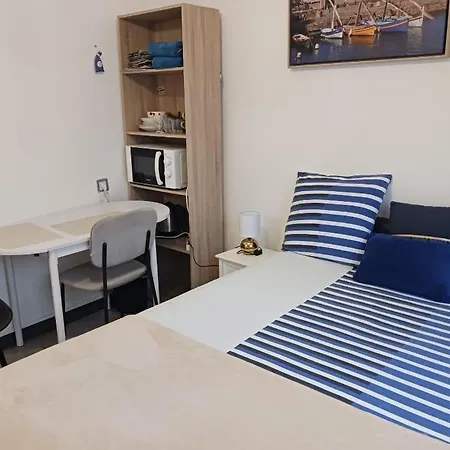Climatisees Confort,gare ,wifi, Parking, Avec Pt Dejeuner Compris
