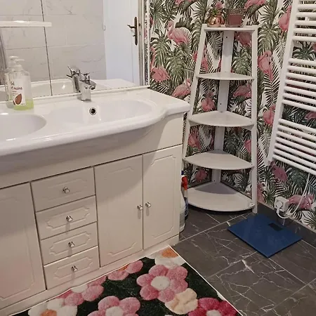 ホームステイ Confort,gare Tgv ,wifi, Clim, Parking, Avec Pt Dejeuner Compris