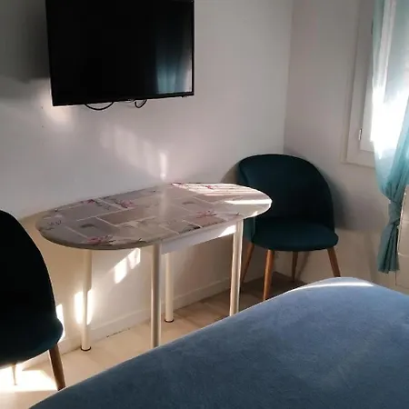 Climatisees Confort,gare ,wifi, Parking, Avec Pt Dejeuner Compris *